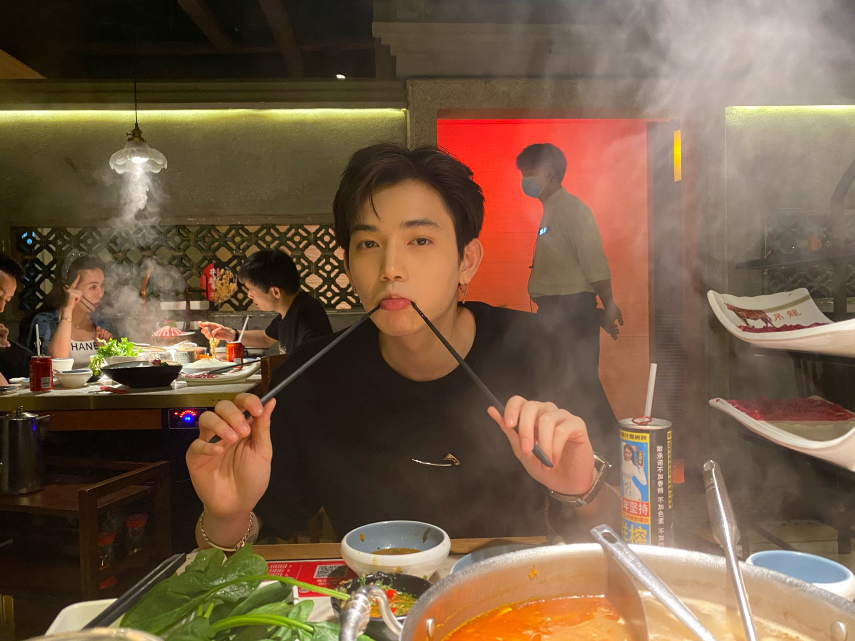 饭桌拍照姿势| 随手拍 吃火锅让人愉快