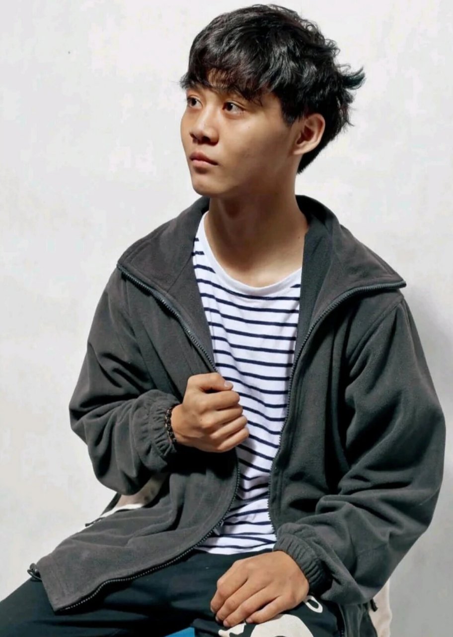 盘点那些半身像照片素材的帅哥们