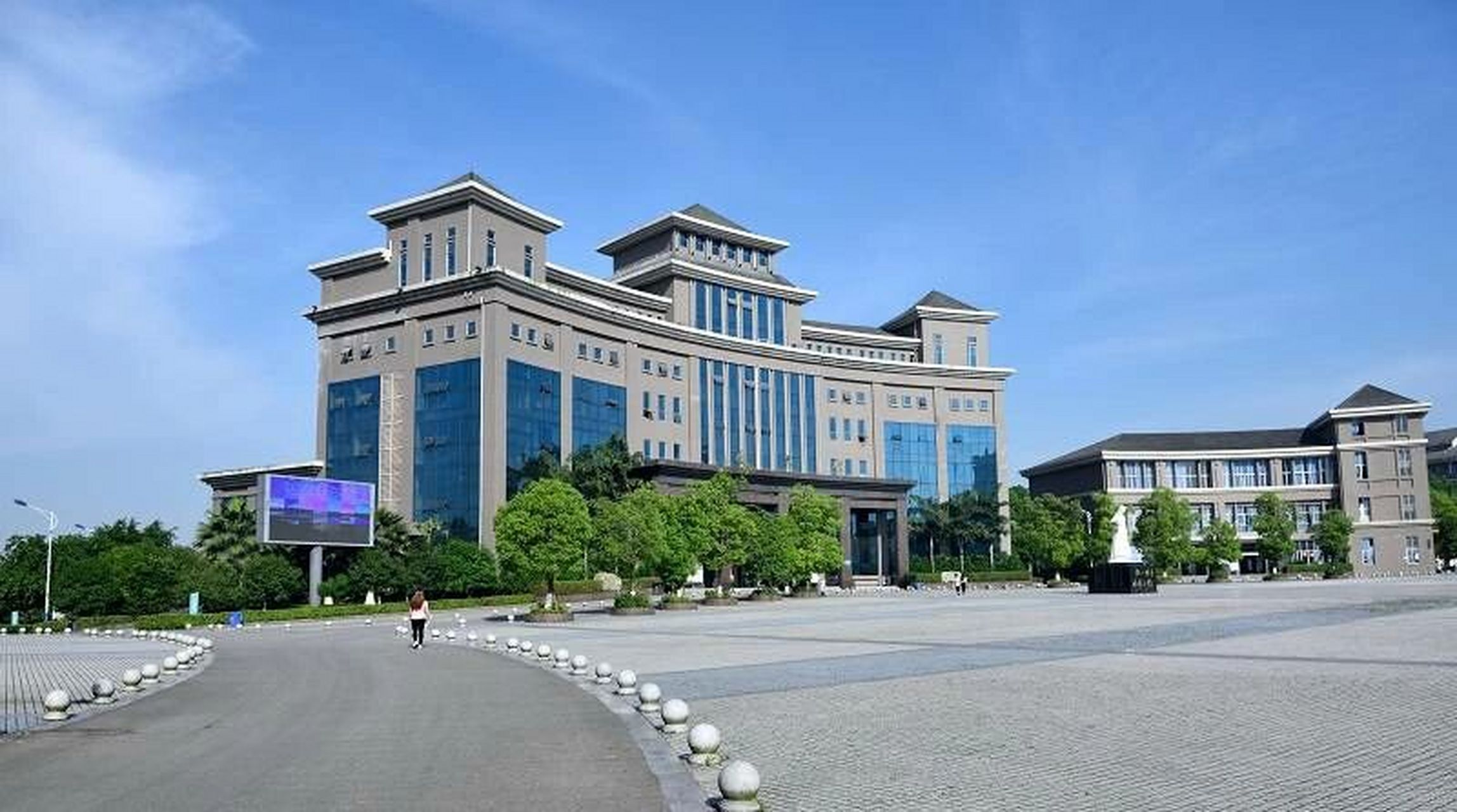 涪陵卫校 欢迎同学们家长们咨询学校的哟