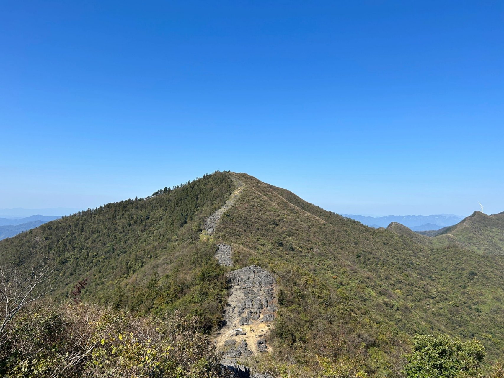 咸宁通城黄袍山 93路线:黄袍山环线 最高海拔1167  最低海拔369