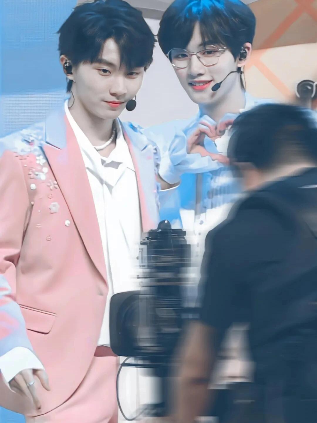 祺鑫歌高清壁纸来喽