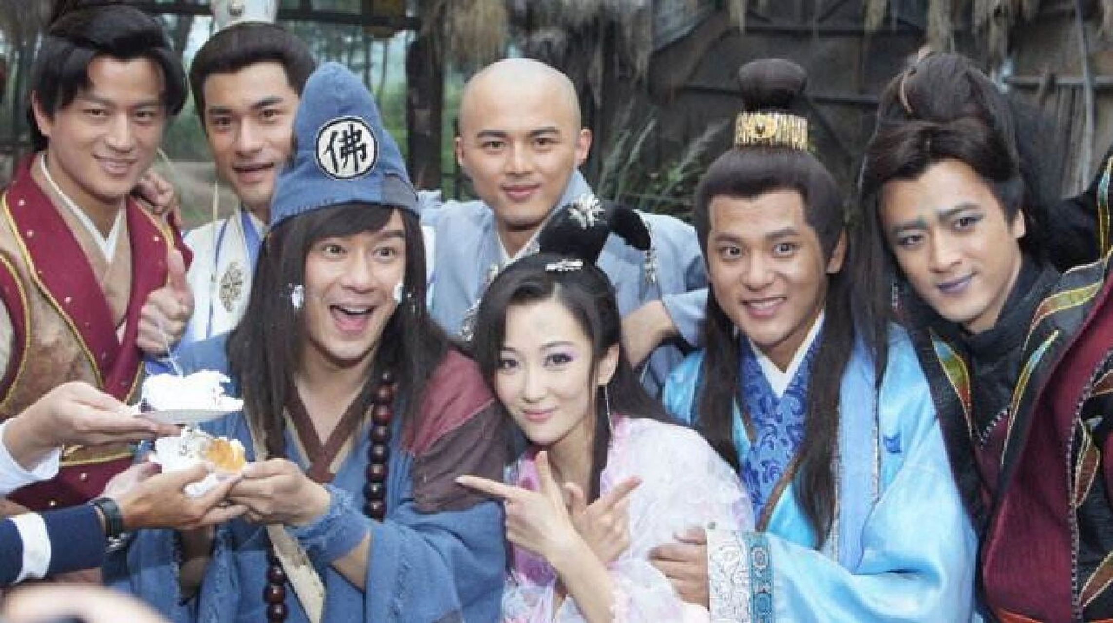 活佛济公2的三观…… 本来想看看老剧,结果这个三观真是服了,就画中仙