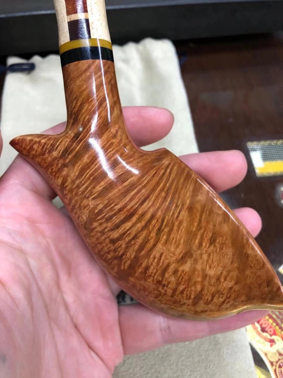 意大利弯道之王 ——维布拉蒂石楠根手工烟斗 鲸鱼款式 用料考究,密集