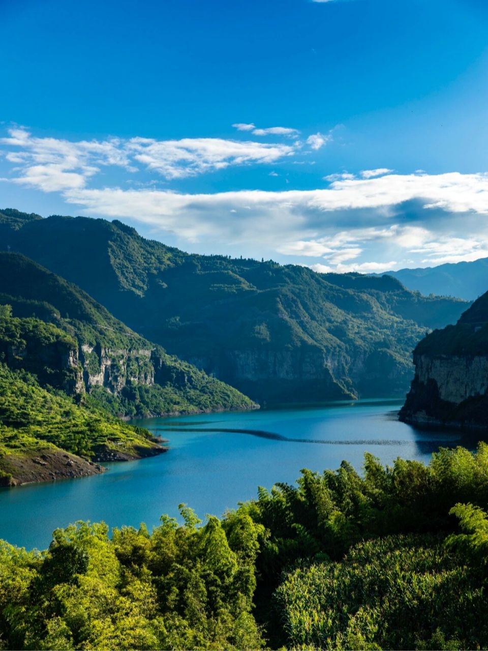 南川金山湖|晚霞 峡谷 免费露营|重庆避暑 上次匆匆路过金山湖,拍了几