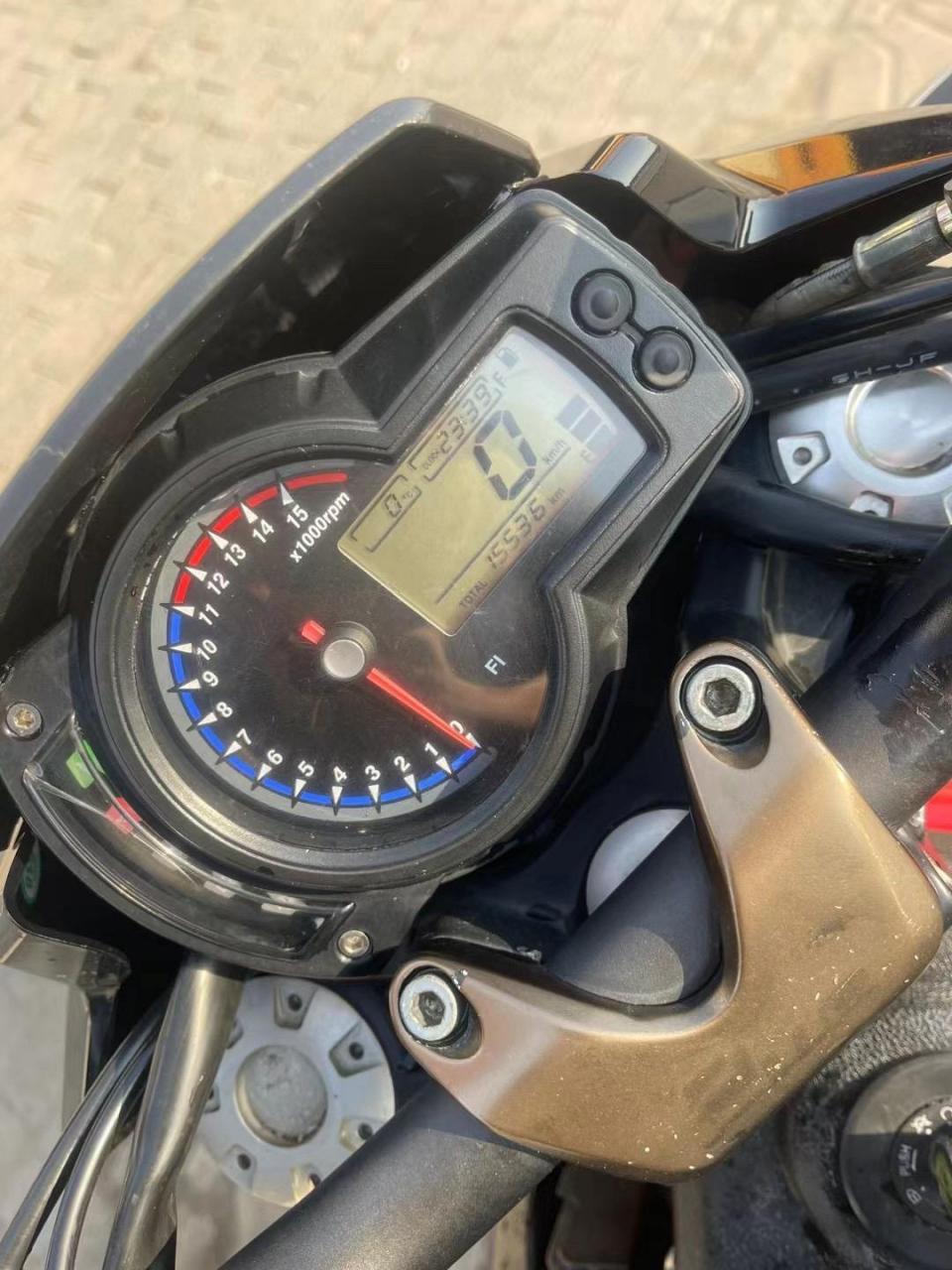 6800全款带走14年黄龙600 不比本田cb400好太多了