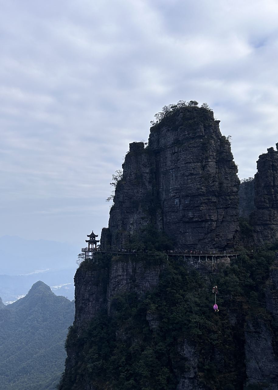 北帝山--别致的"张家界" 北帝山风景区位于广西贵港市平南县大鹏镇,是