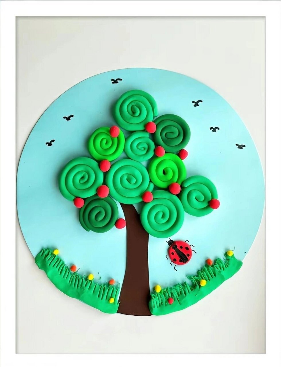 植树节黏土创意画 植树节马上到了,一起用粘土做一棵美丽的大树吧!