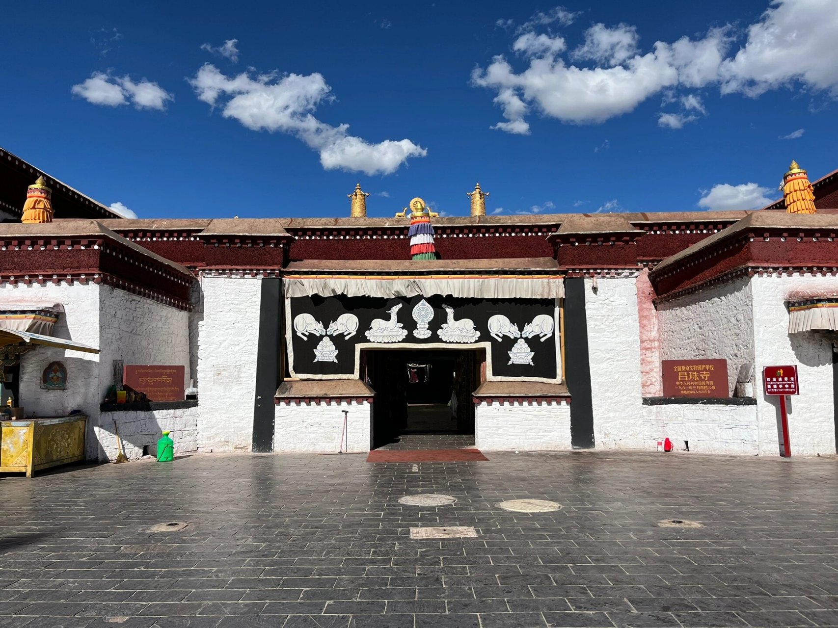 昌珠寺|山南 昌珠寺位于山南乃东县城边,系吐蕃时期第一批兴建的佛教