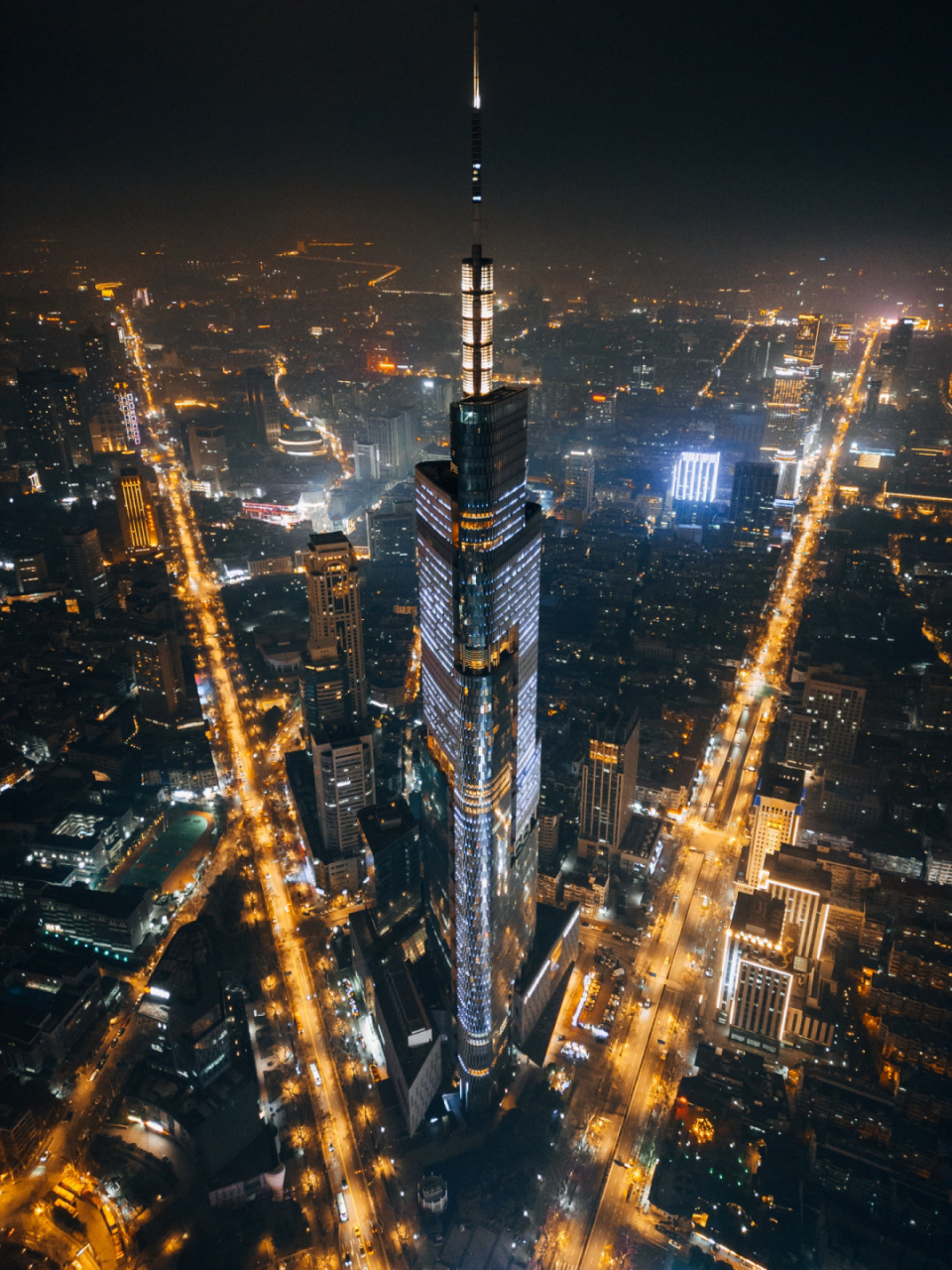 南京 | 紫峰大厦9515夜景航拍 95作为航拍爱好者,到了南京自然
