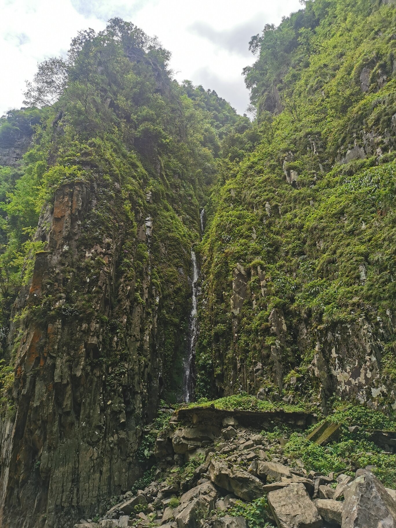 【贵州黔东南  六十丈瀑布】 99贵州省黔东南天柱县石洞镇六十丈洞