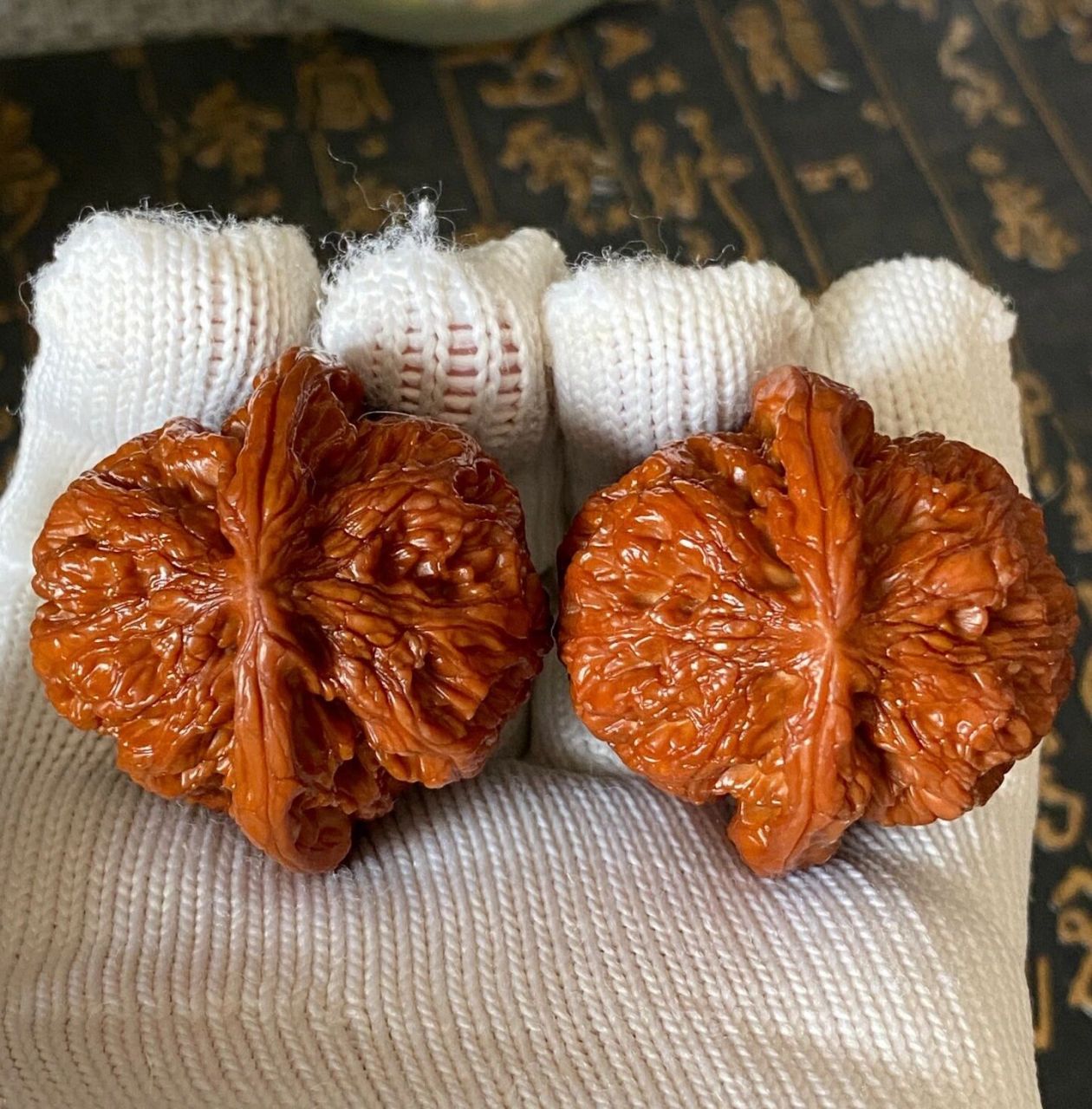 文玩核桃科普-将军膀 将军膀这个品种是我的第一对儿核桃,也是我最