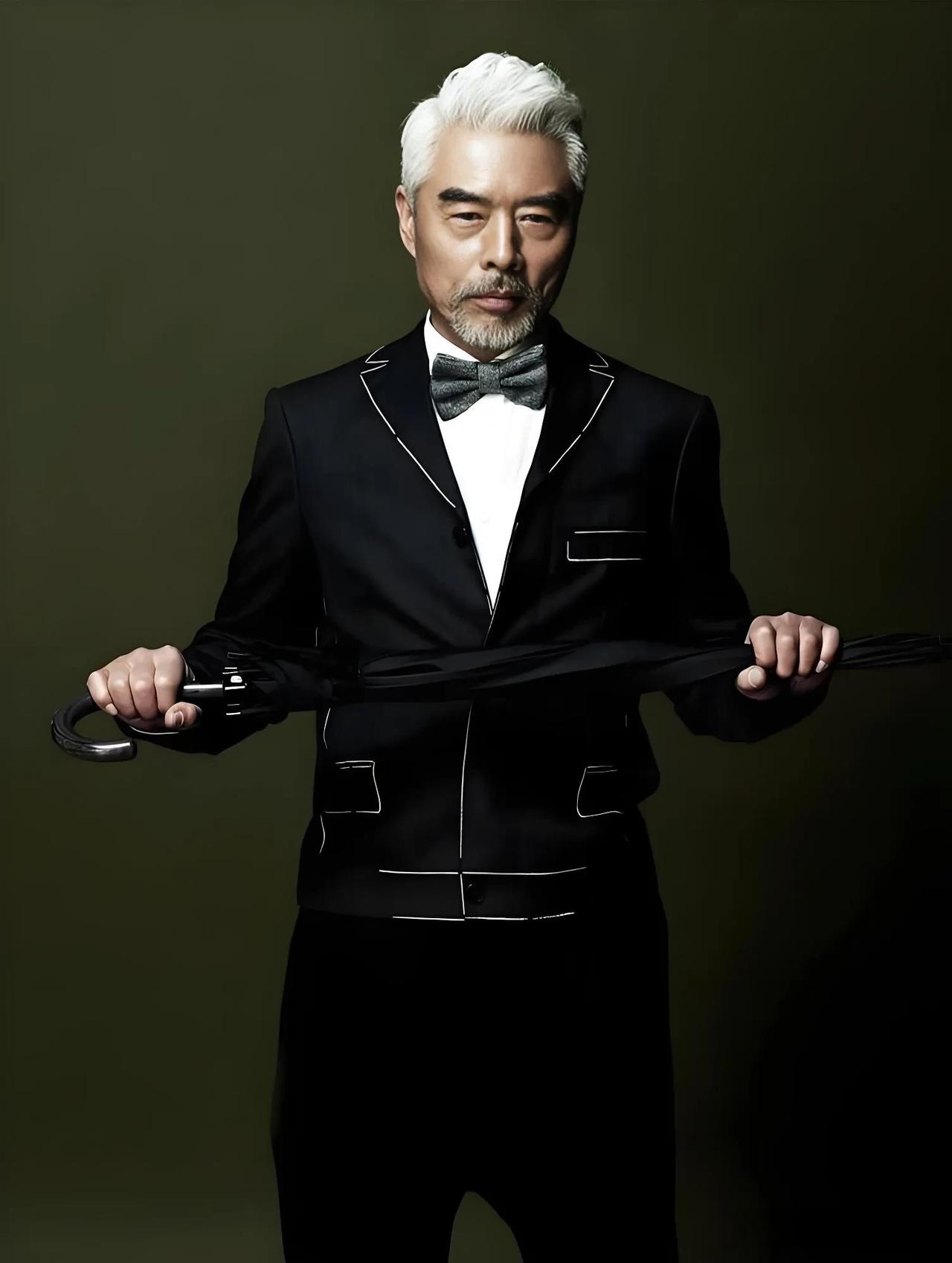 张双利真是演艺圈极为罕见的的逆生长型!