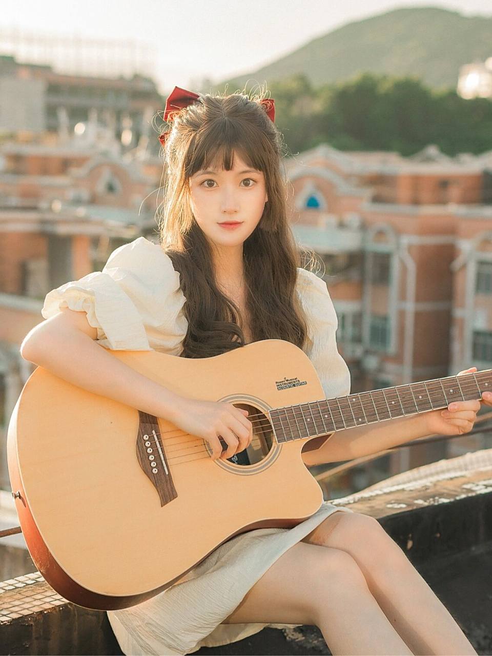 91约拍|会弹吉他的女孩,但不酷 摄影,后期:小尹会喜欢这种烟火气