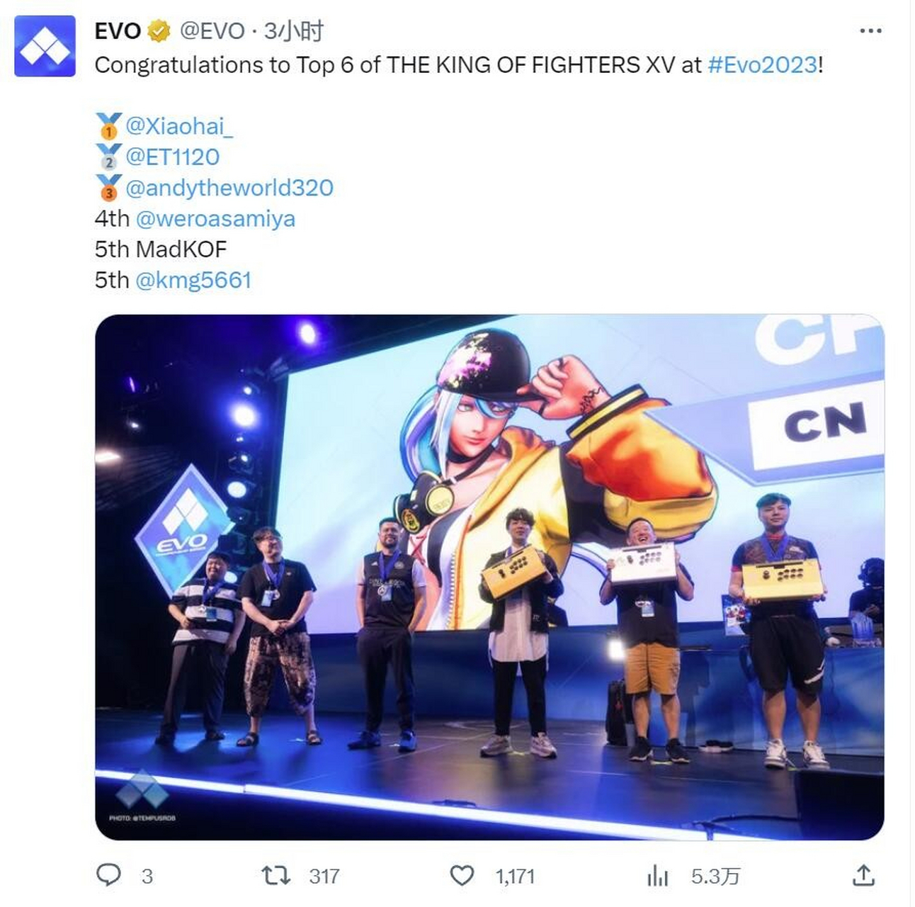 【小孩曾卓君夺得evo《拳皇15》总决赛冠军】在不久前结束的evo 2023