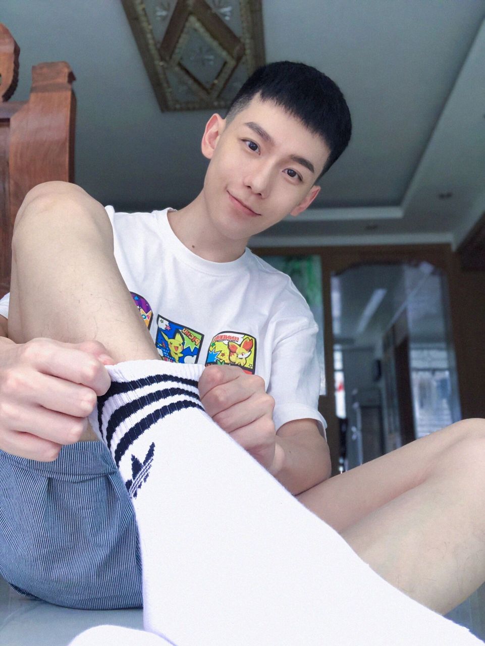 唯一一套白袜少年 好害羞