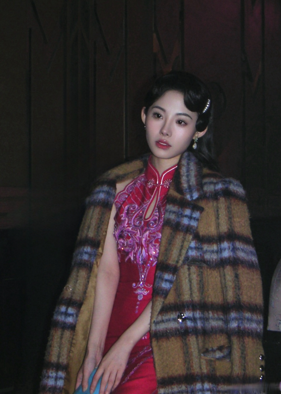 获得关卡奖励:旗袍皮肤体验卡一张