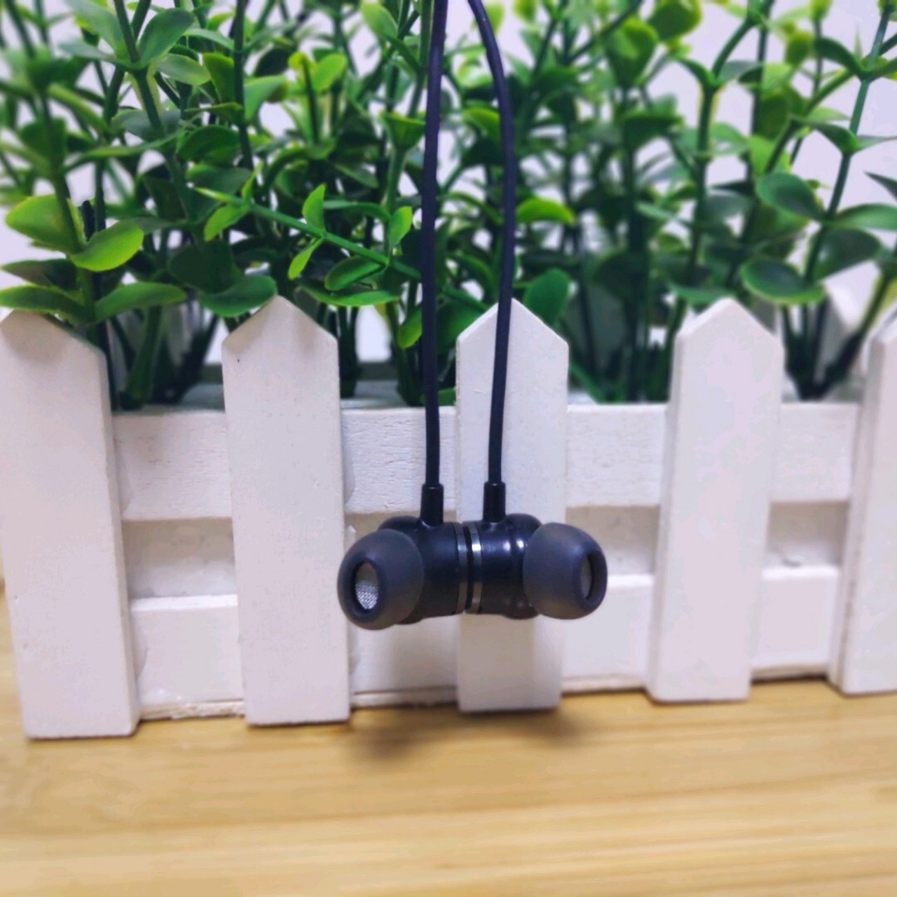 dacom l10蓝牙耳机的音质还原度非常高,通过不同音乐的播放,其在高中