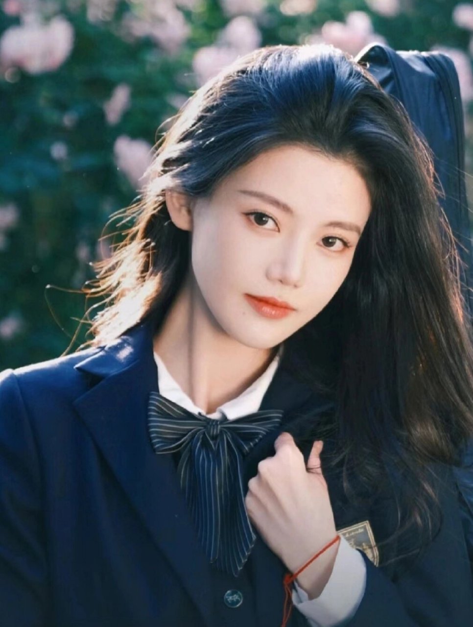 孙珍妮好看图太多了每一个发出来都是神图 但不能一期全部发出来一堆