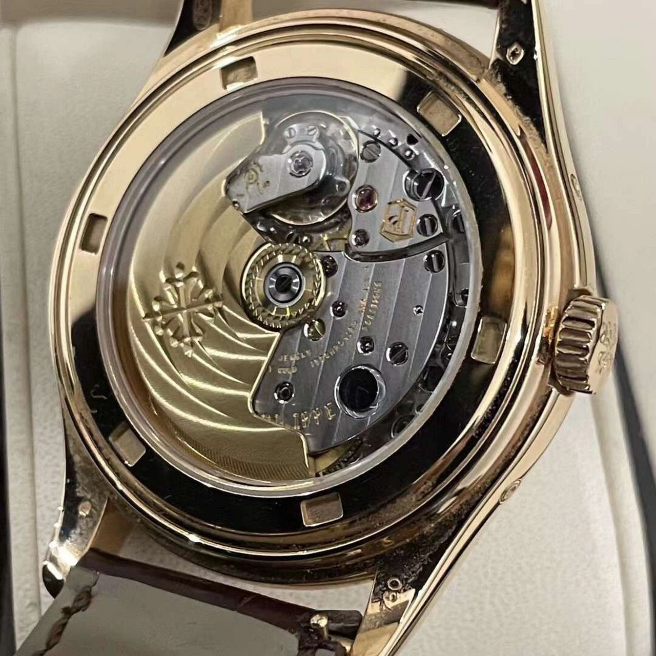 [庆祝][庆祝]百达翡丽复杂功能时计系列5146r-001是一款经典且复杂的