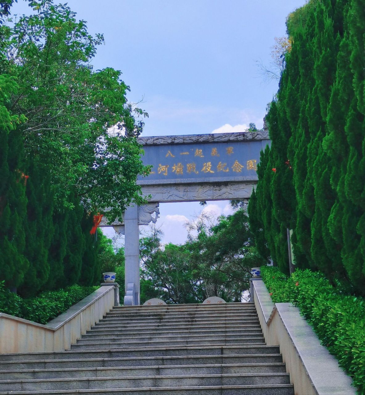 99地点:梅州三河坝 92 照片:三河坝战役纪念馆,纪念碑和三河坝