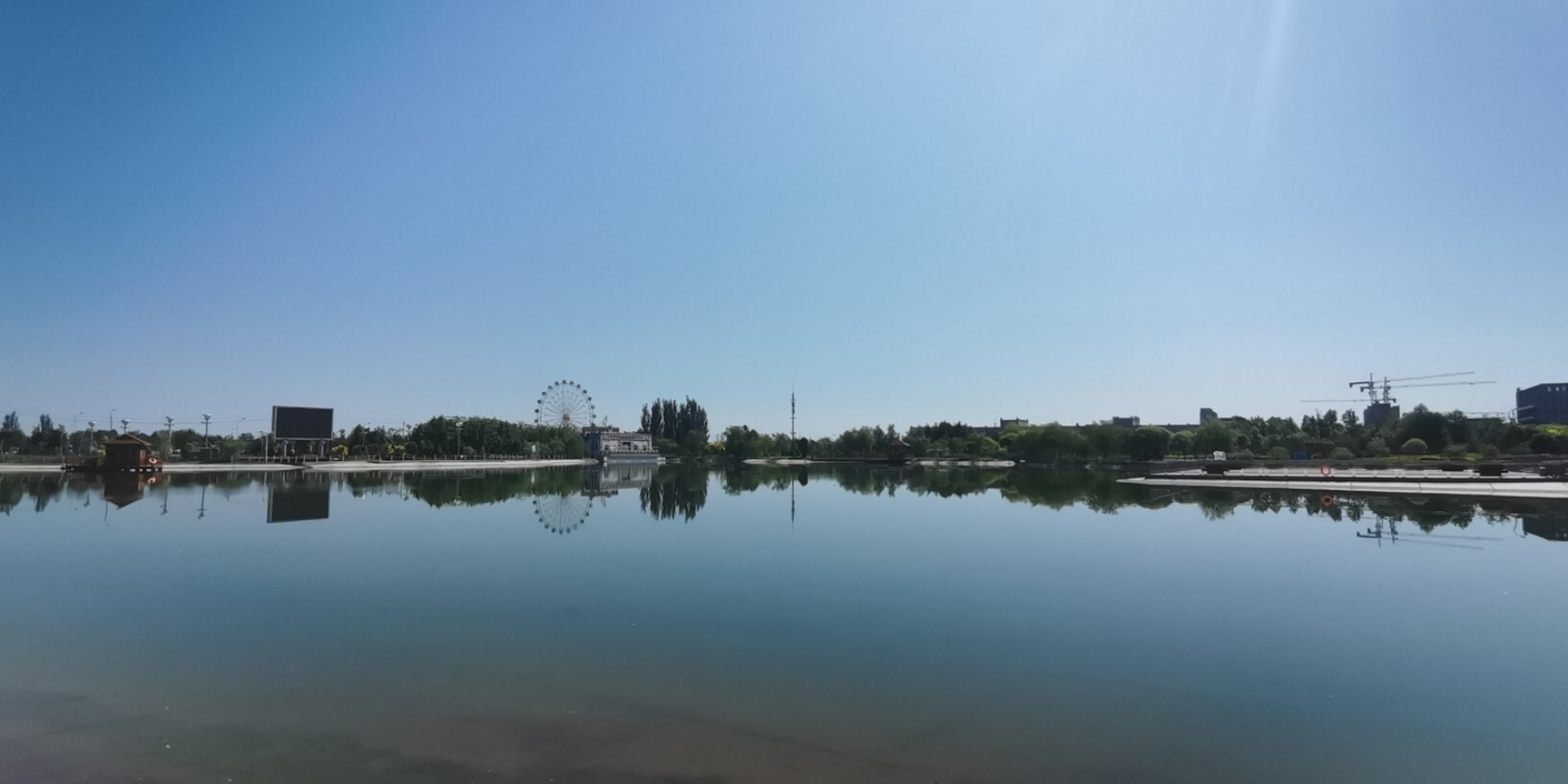 奎屯探美景 奎屯中心公园哦 位置在奎屯市本地 ,环境很安静,很美,心情