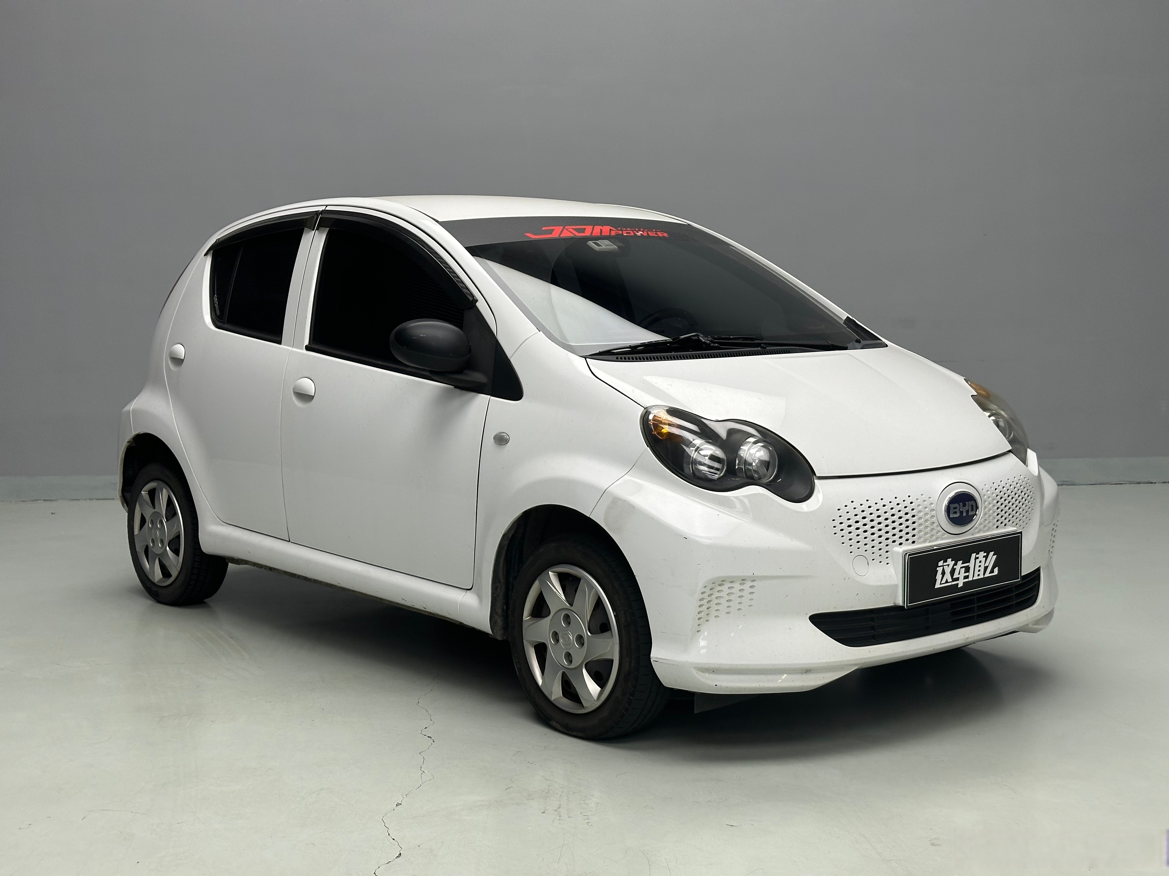 早  上上周拍奇瑞qq,这周拍比亚迪e1,最近算是跟小车干上了  #比亚迪