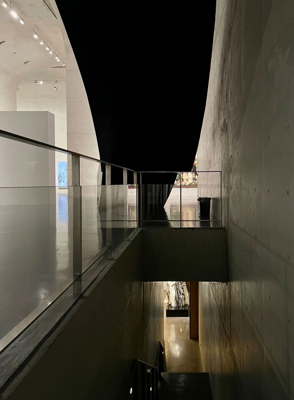 92龙美术馆西岸馆位于上海市徐汇区的黄浦江边