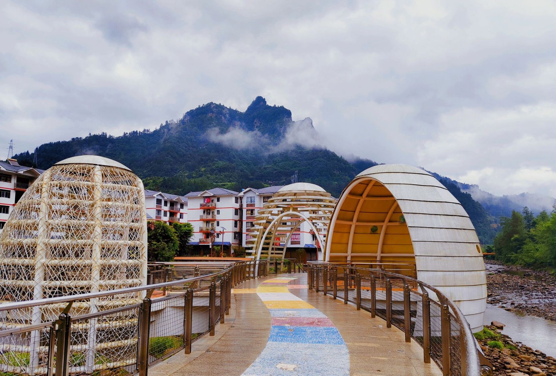 石柱中益乡 这里四面环山 这里空气清新 这里温度24·c 犹如大山深处