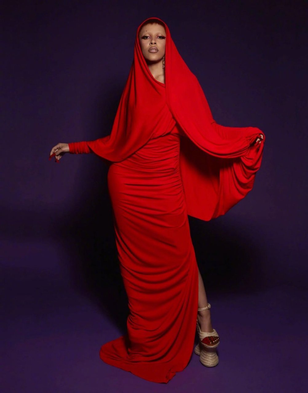 豆荚猫 doja cat 最新《lofficiel art》杂志封面写真曝光,距离新