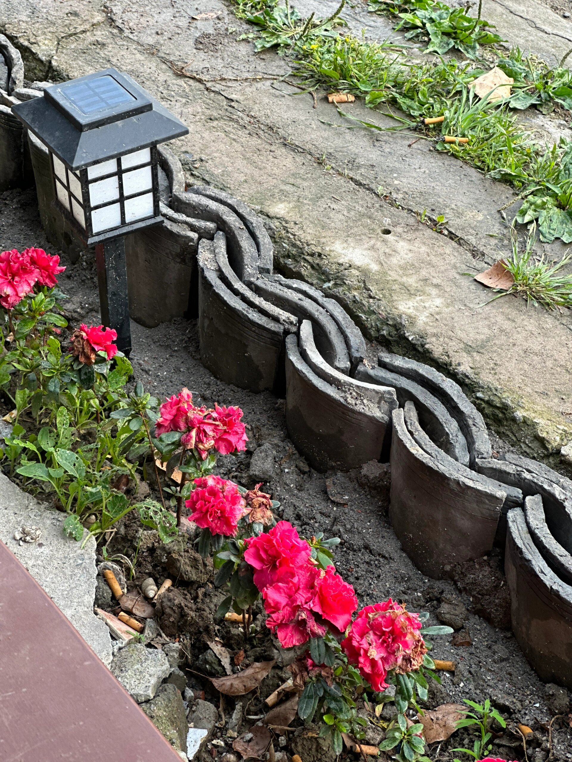 旧瓦片的用处 自制一个花坛边