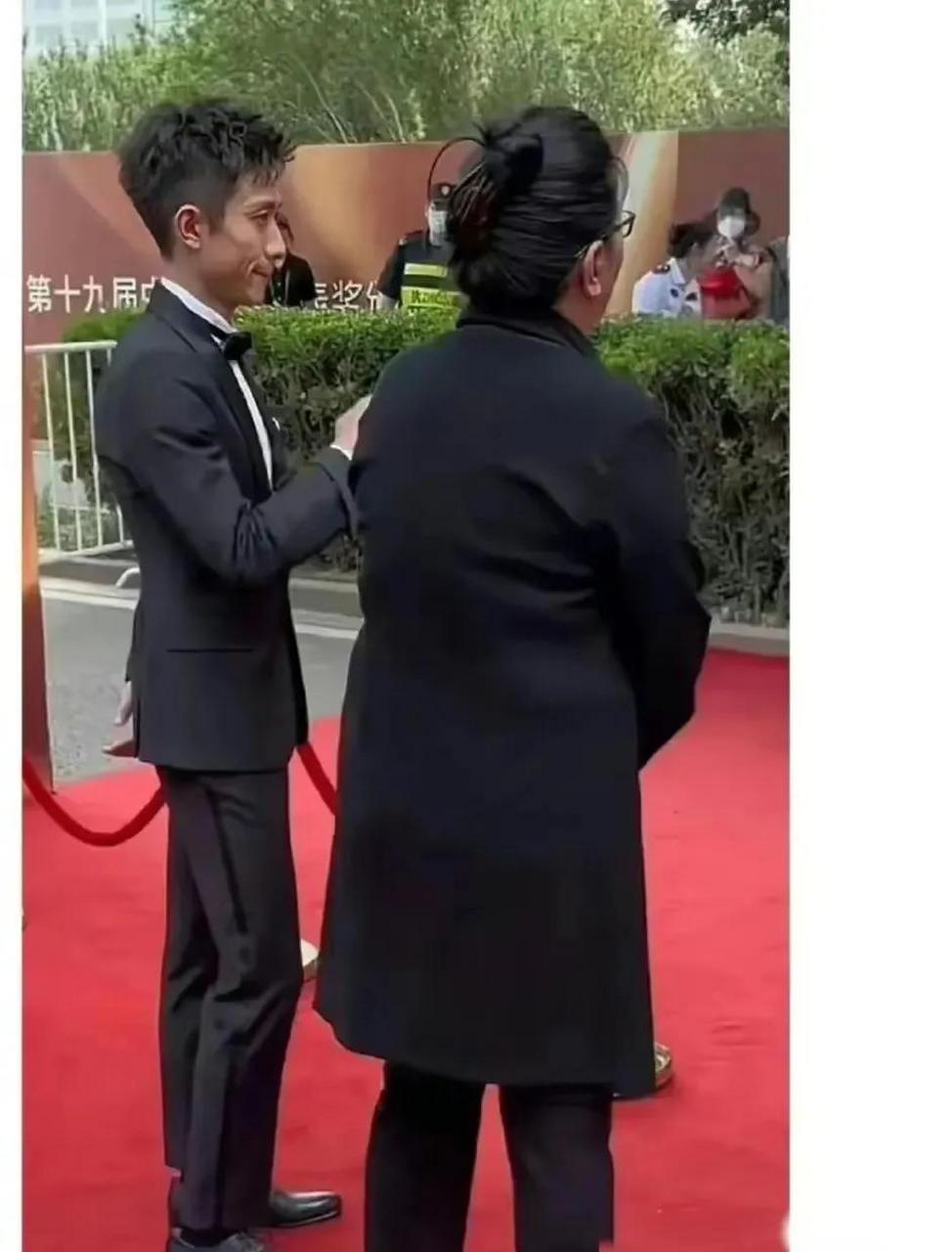 张一山像个大头娃娃,这也太瘦了吧