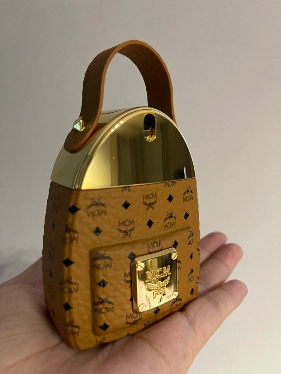 mcm香水全新 mcm香水. 50ml. 200包邮出.