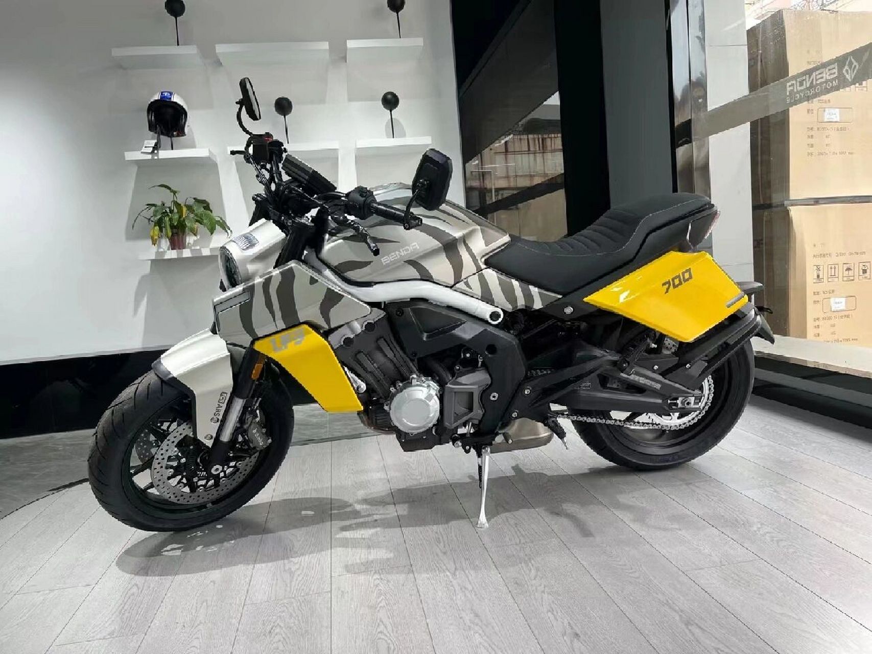 奔达·唐刀lfs700目前性价比最高的四缸街车,已经陆续到店 78 作为