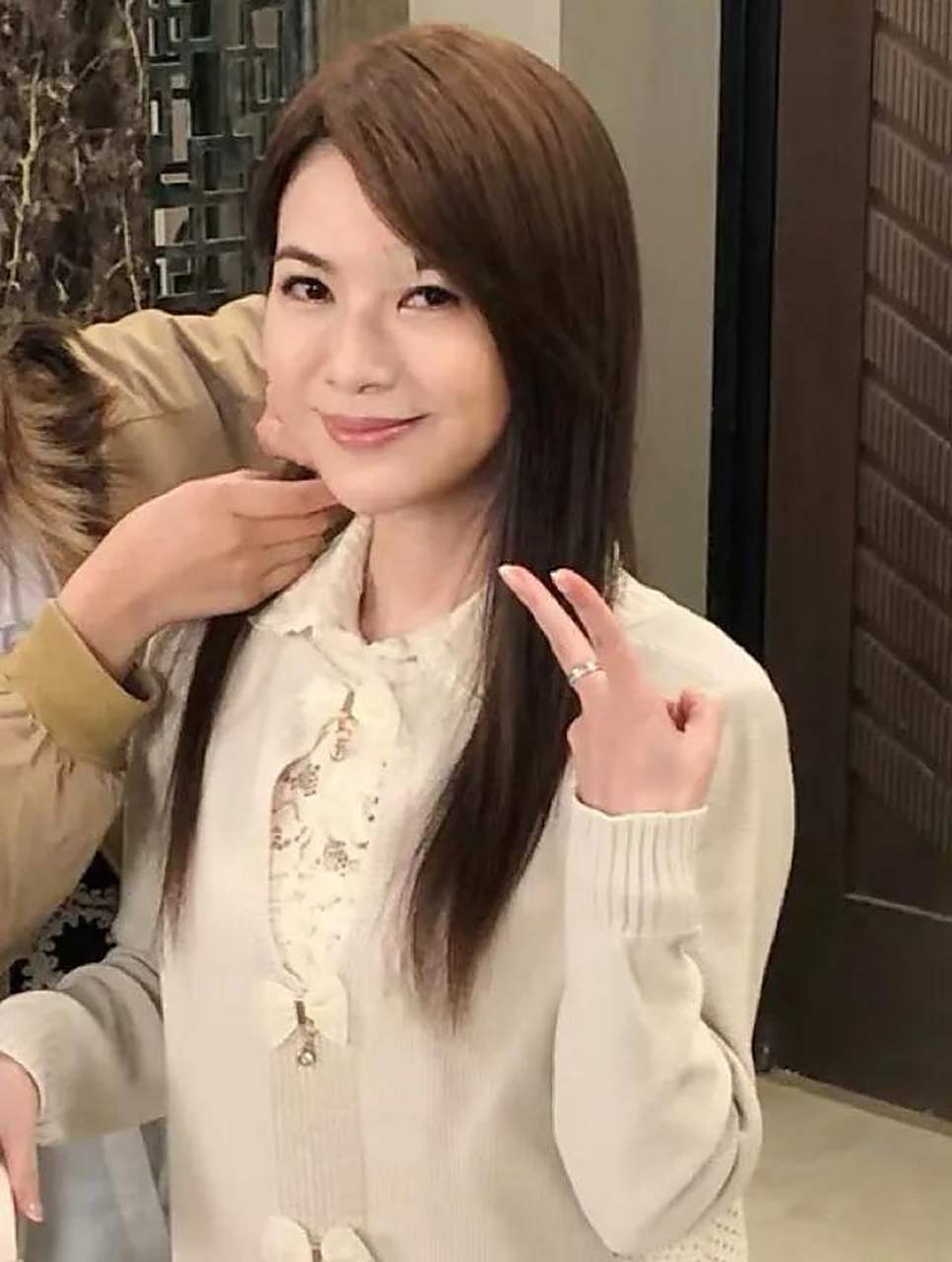 5月12日,中国台湾女演员星卉乖乖地去到松山慈佑宫还愿.所为何由呢?