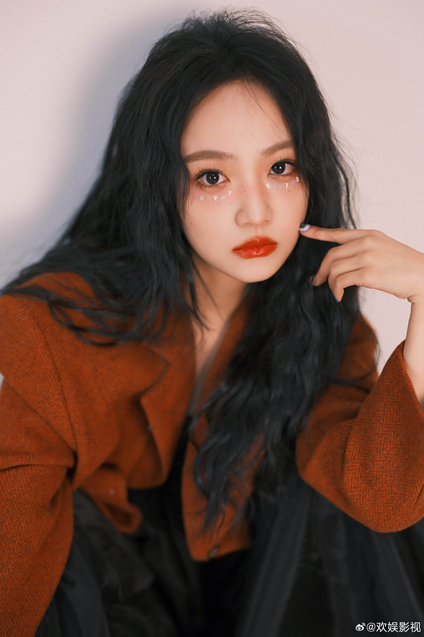 欢娱影视演员@吴佳怡six 2023生日写真今日释出～#吴佳怡1201生日快乐