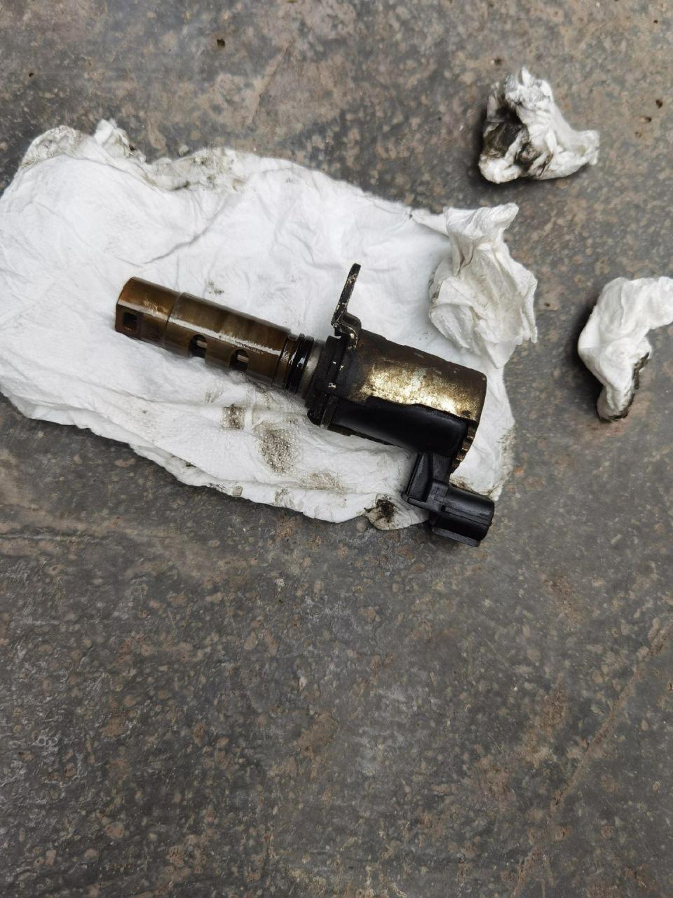 六代凯美瑞,清洗vvt电磁阀  动力明显提升.动手能力强的可以试试