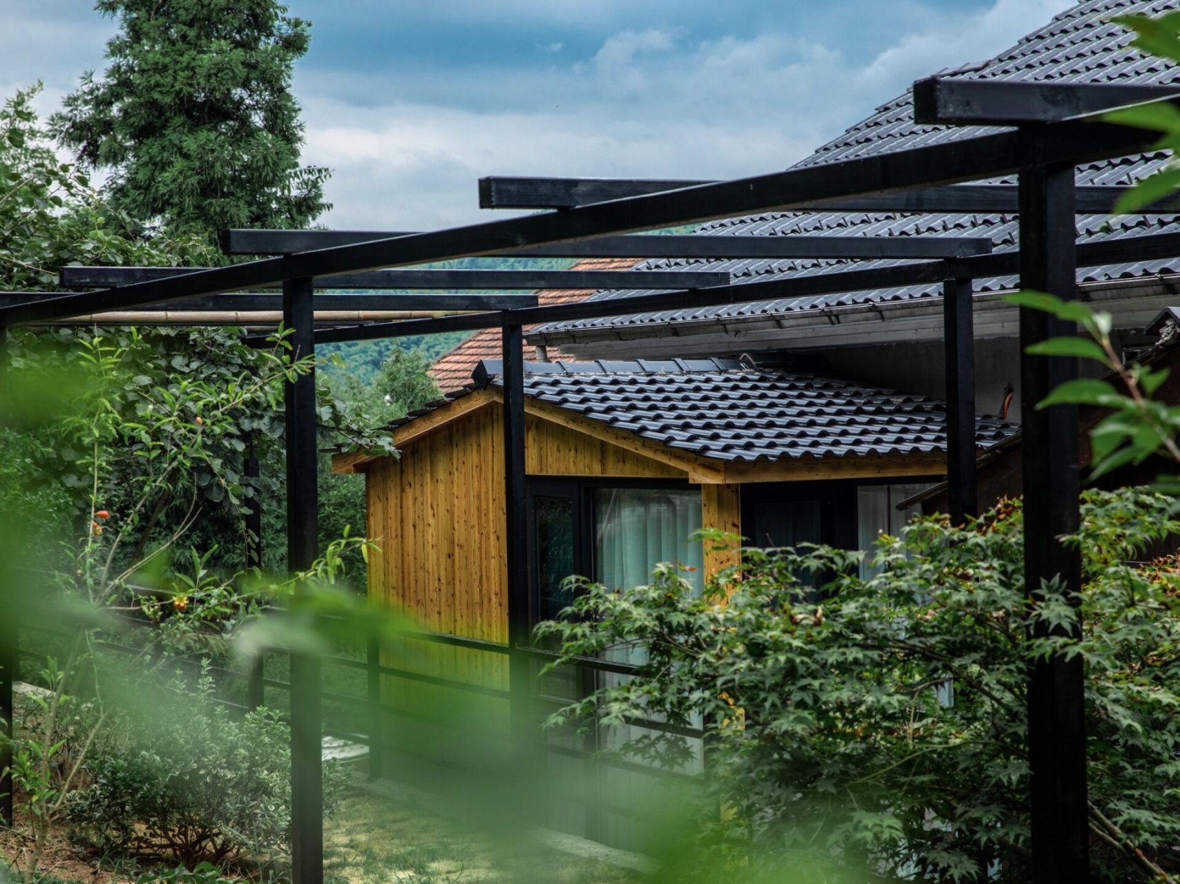 欢迎您来莫干山溪源山庄度假,公司团建 本民宿共14个房间,可容纳20-30