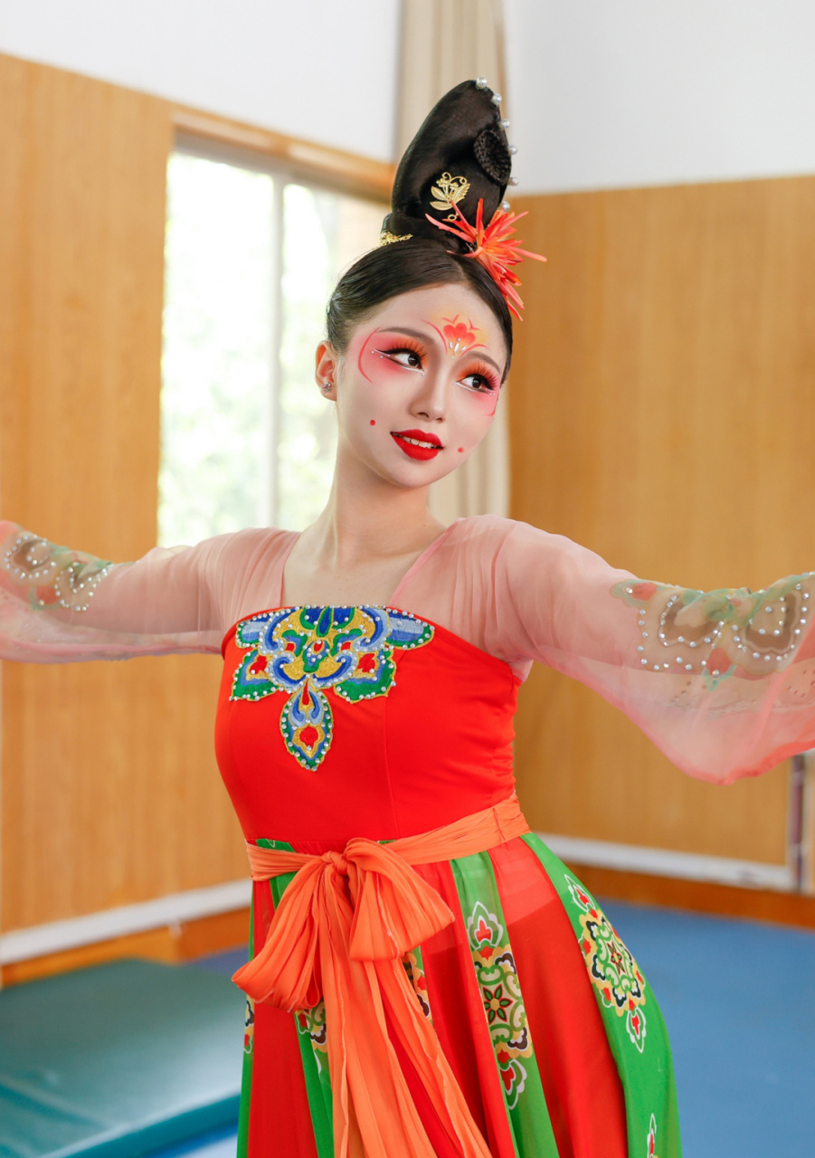 《唐印》独舞妆容分享 今年化的第一个唐印