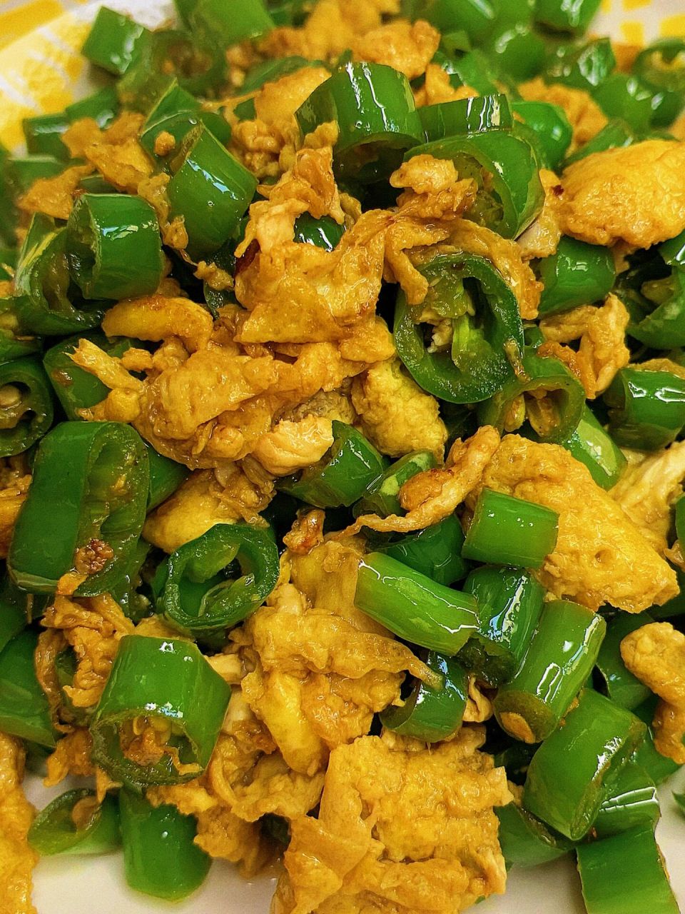 十分钟搞定 简单好做零失败 杭椒炒鸡蛋02 食材02 杭椒 鸡蛋 步骤