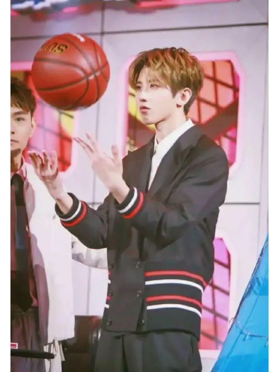 坤坤打篮球头像,喜欢坤儿的跟我一起喊0802 坤坤打篮球头像,喜欢坤儿