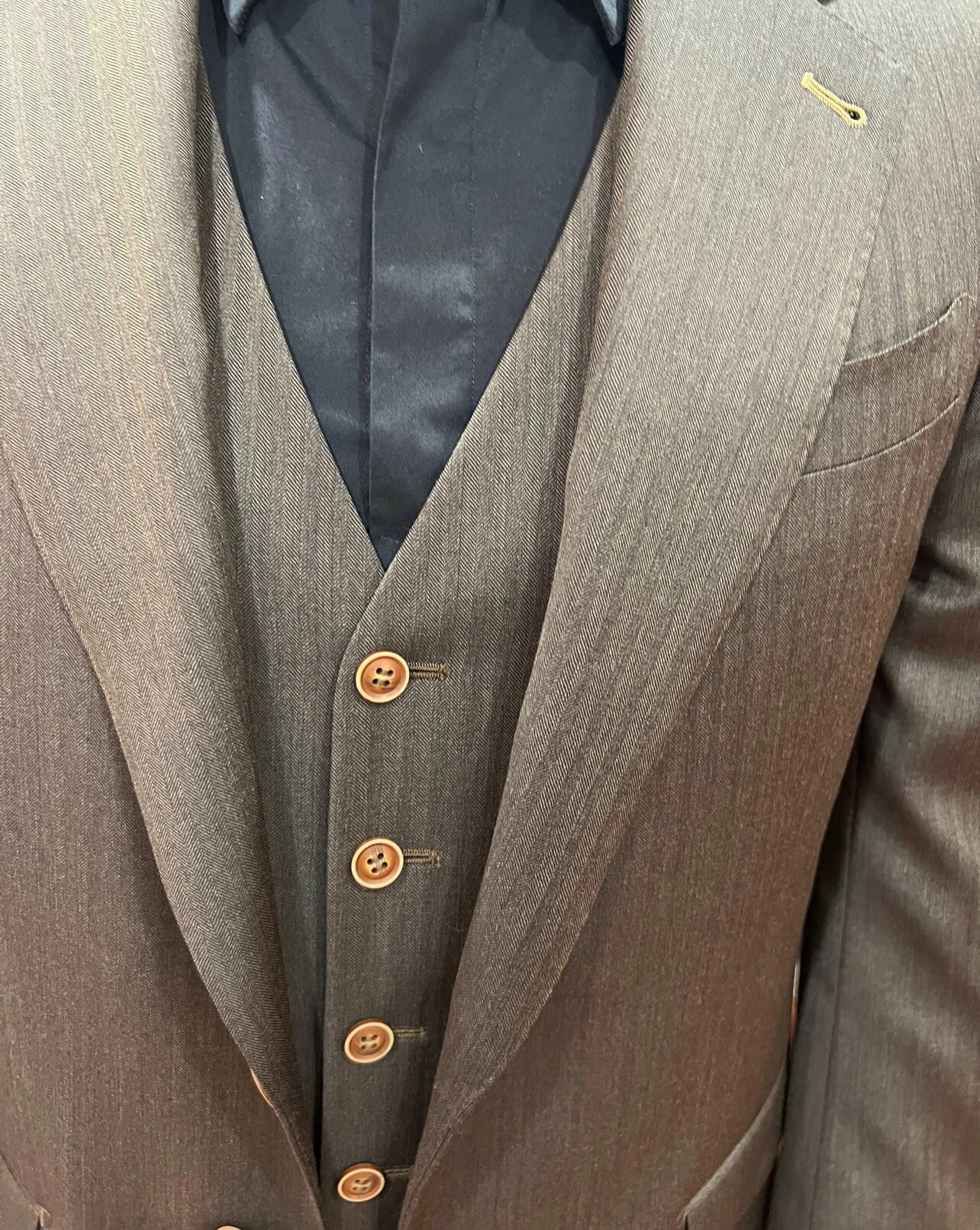 男生订婚穿搭|老婆选的三件套,100分6015 要订婚和老婆一起看西装