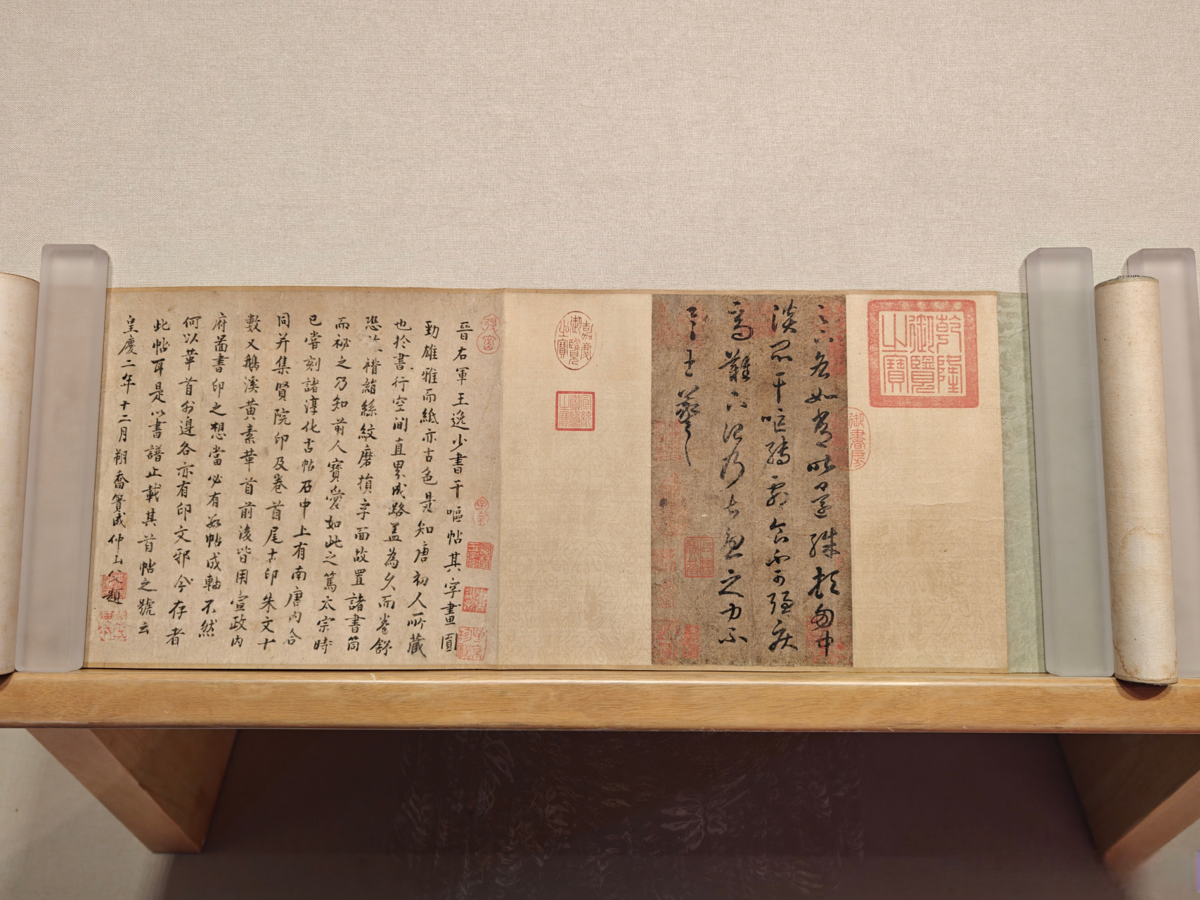 《干呕帖》展出到本周末】  正在天津博物馆展出的"耀世奇珍——馆藏