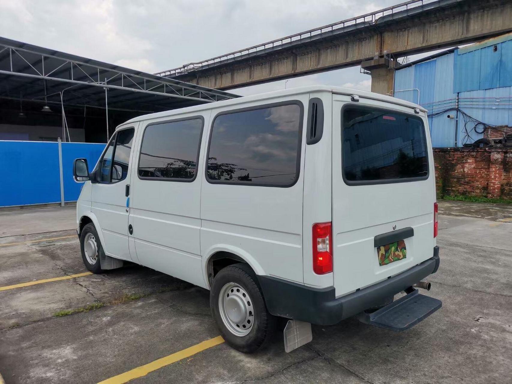 8t商运型短轴低顶6座,本地一手极品4万来公里,带第三者到明年3月,仅售