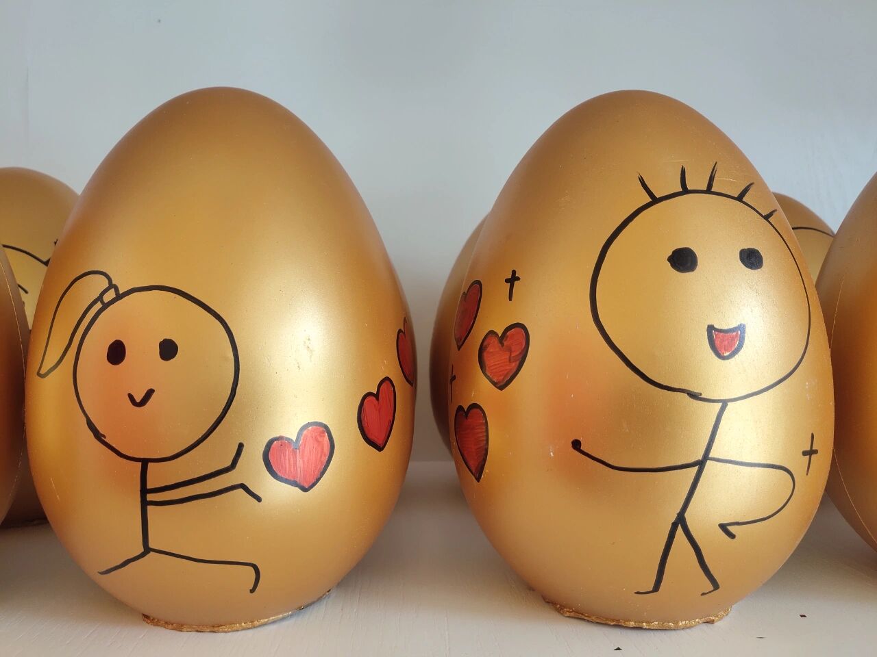 手绘金蛋画  创意美术 彩绘 砸金蛋 这么可爱的金蛋,你忍心砸嘛美术