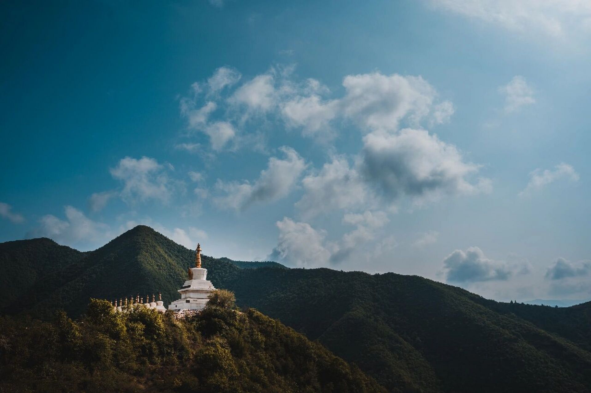 兰州石佛沟 | 灵岩禅寺 灵岩禅寺     北魏太武帝拓跋焘神麚四年(公元