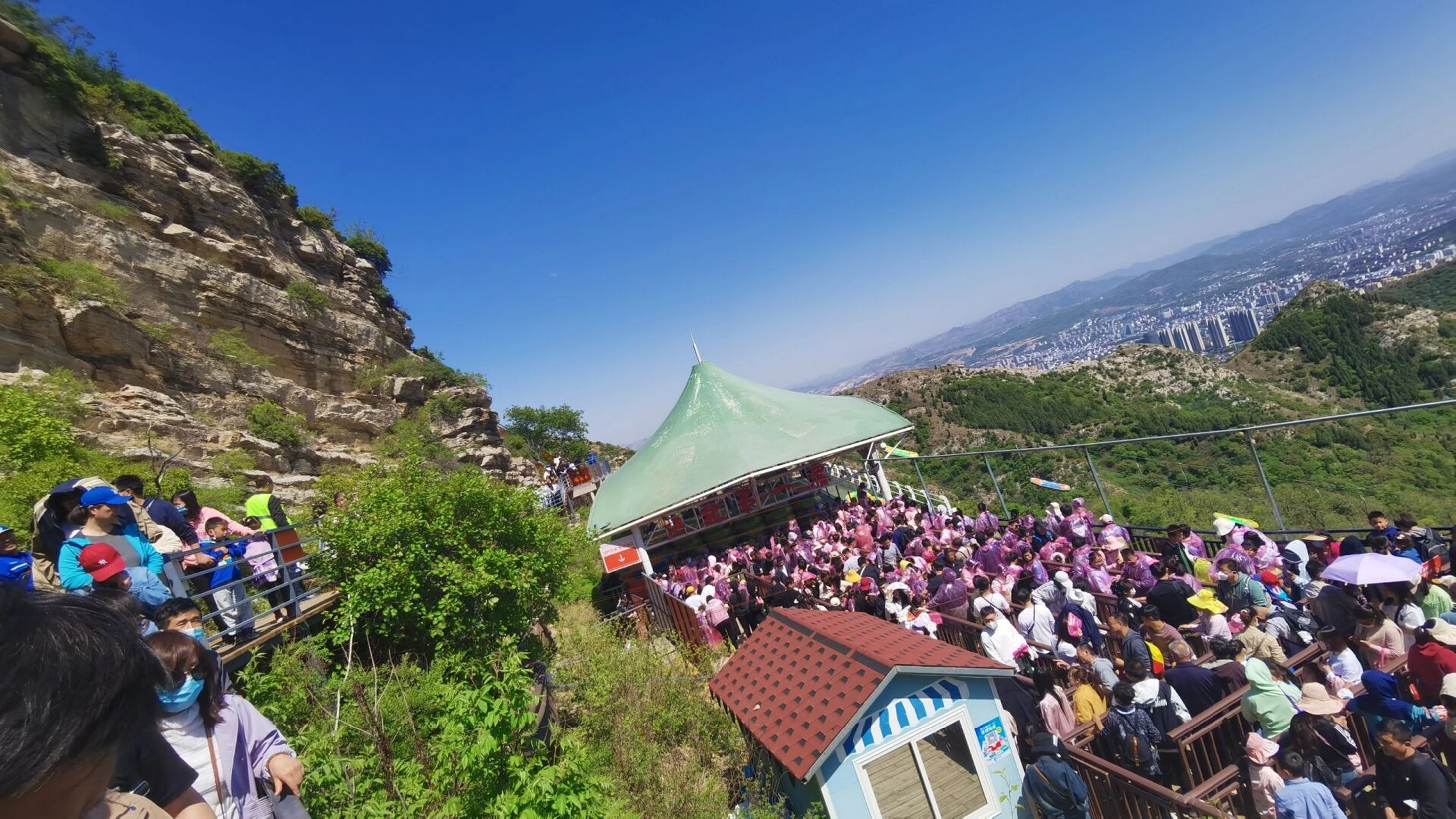 淄博day2-1,打卡红叶柿岩漂流(4月29日) 带着孩子的,不要带婴儿车