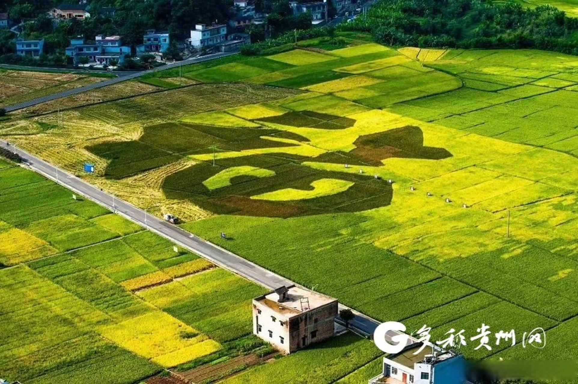 【興義市:萬峰競秀 山水畫景】2015年,黔西南州獲得國際山地旅遊大會