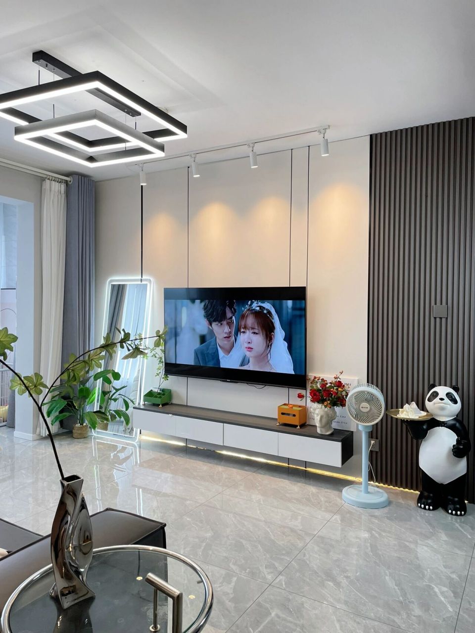 听说你们一直想抄我家90090电视背景墙71 木饰面77格栅背景墙