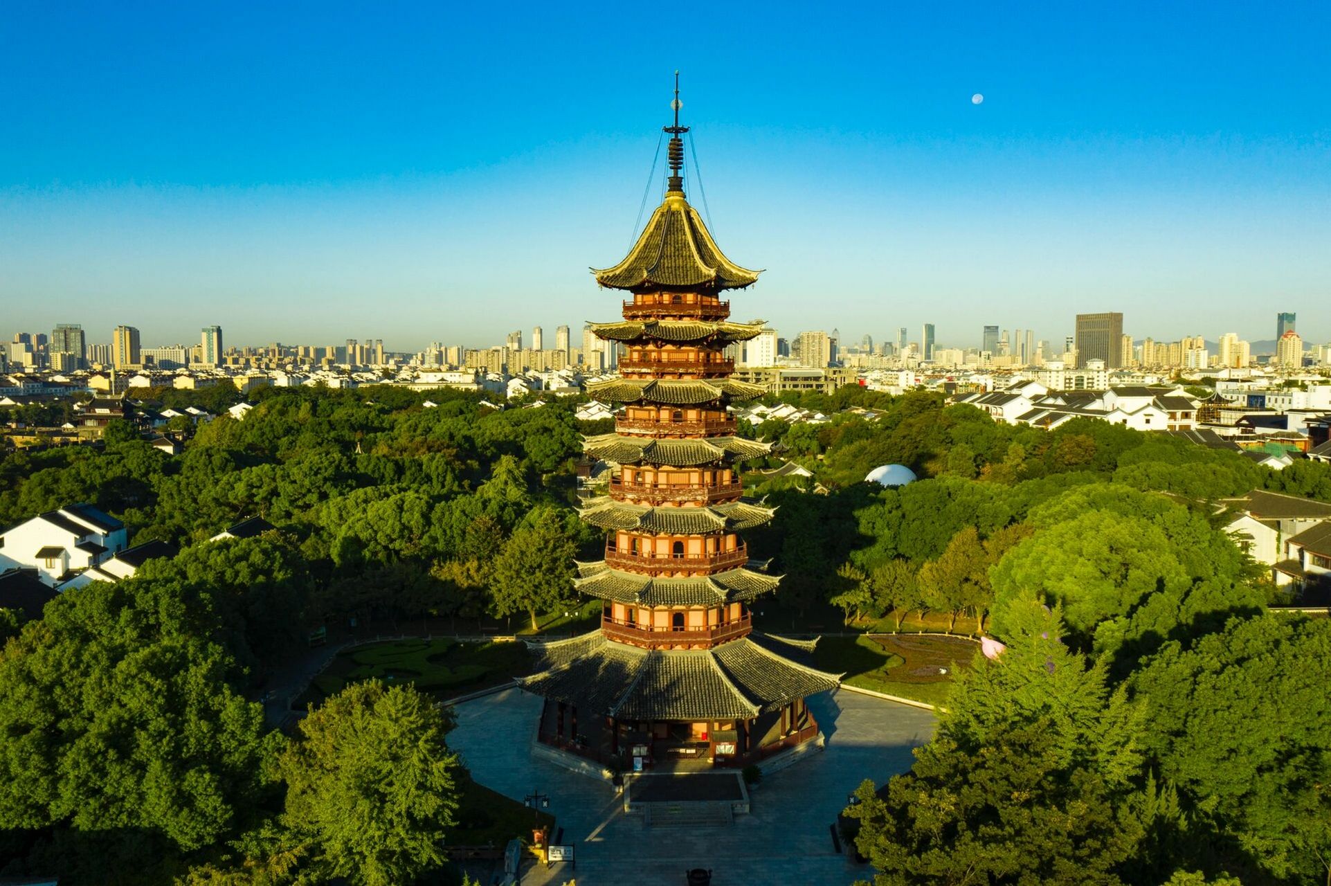 古建筑|苏州瑞光塔(北宋) 苏州瑞光塔位于苏州城南盘门景区内,根据塔