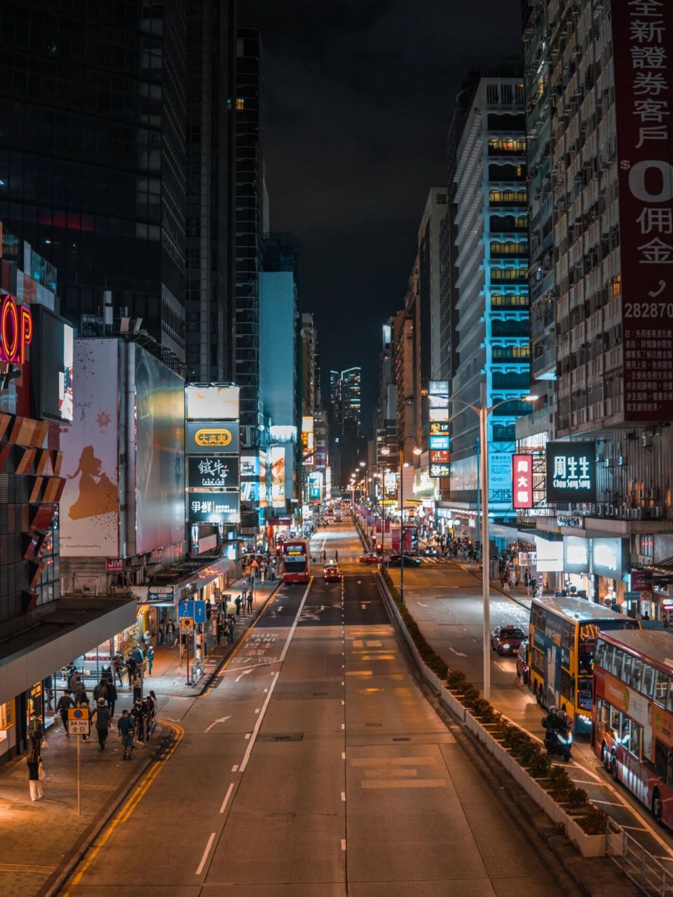 「香港摄影」旺角夜景 这次的足迹到了旺角96 看完旺角卡门就去了